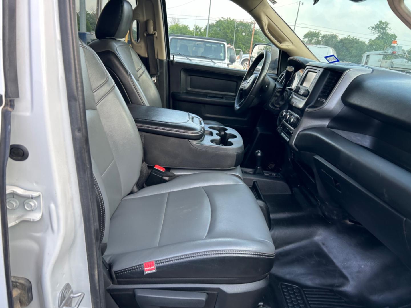 2020 White RAM 5500 Crew Cab LWB 4WD DRW (3C7WRNFL9LG) with an 6.7L L6 OHV 24V TURBO DIESEL engine, located at 1687 Business 35 S, New Braunfels, TX, 78130, (830) 625-7159, 29.655487, -98.051491 - Photo#2